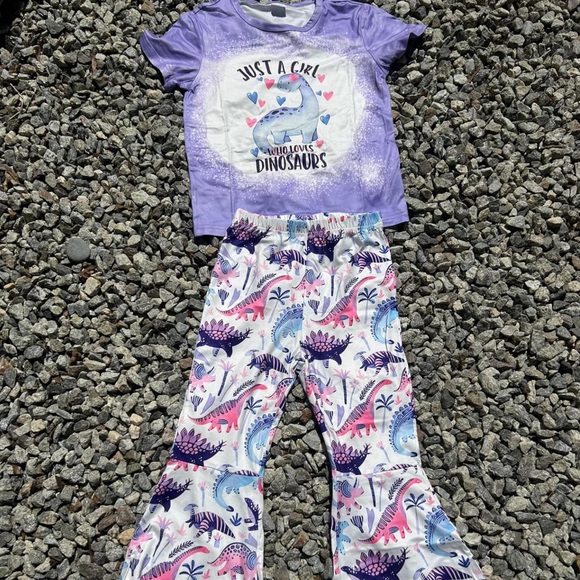Size 6/7 two piece Dino outfit - Picture 2 of 2